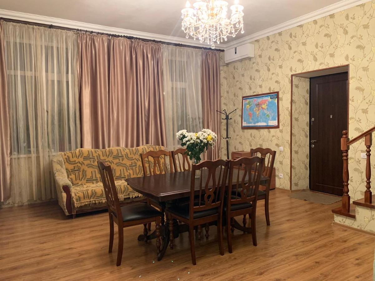 Apartment On Zhukovskogo *